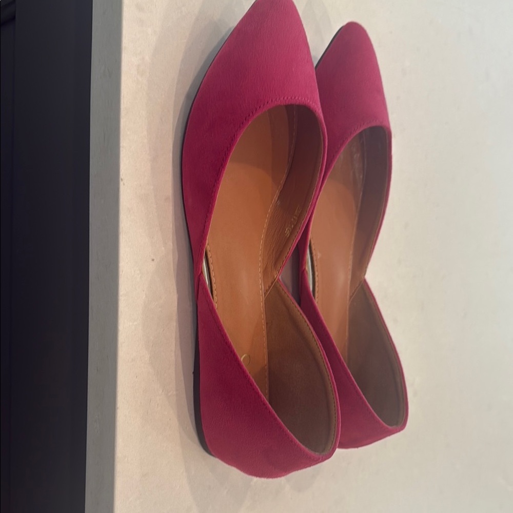 Pink Suede Flats with Pointed Toe and Minimalist Design - Picture 2 of 6